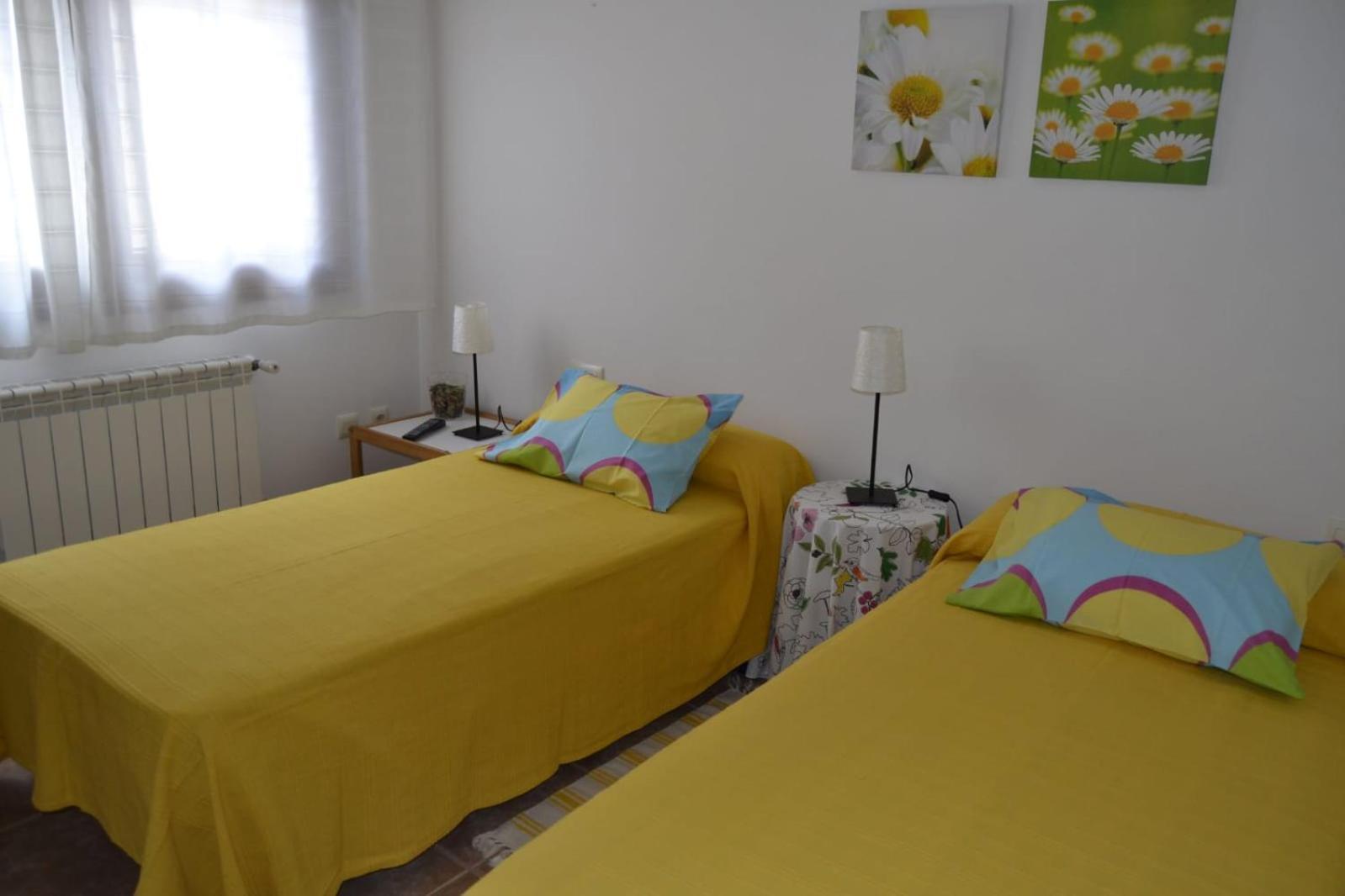 Rooms Peregrinos B Casa Alicia Rosal ภายนอก รูปภาพ