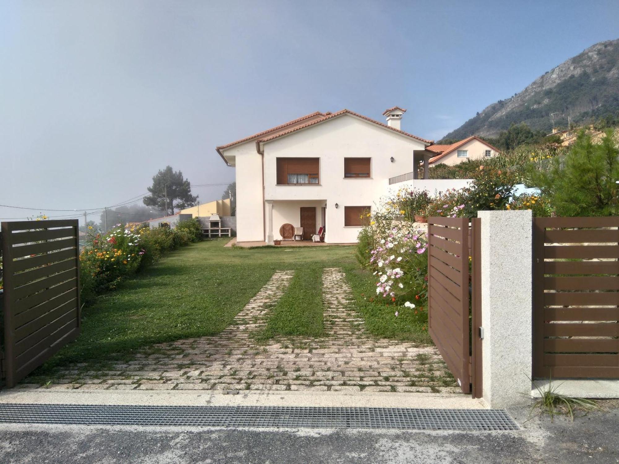 Rooms Peregrinos B Casa Alicia Rosal ภายนอก รูปภาพ