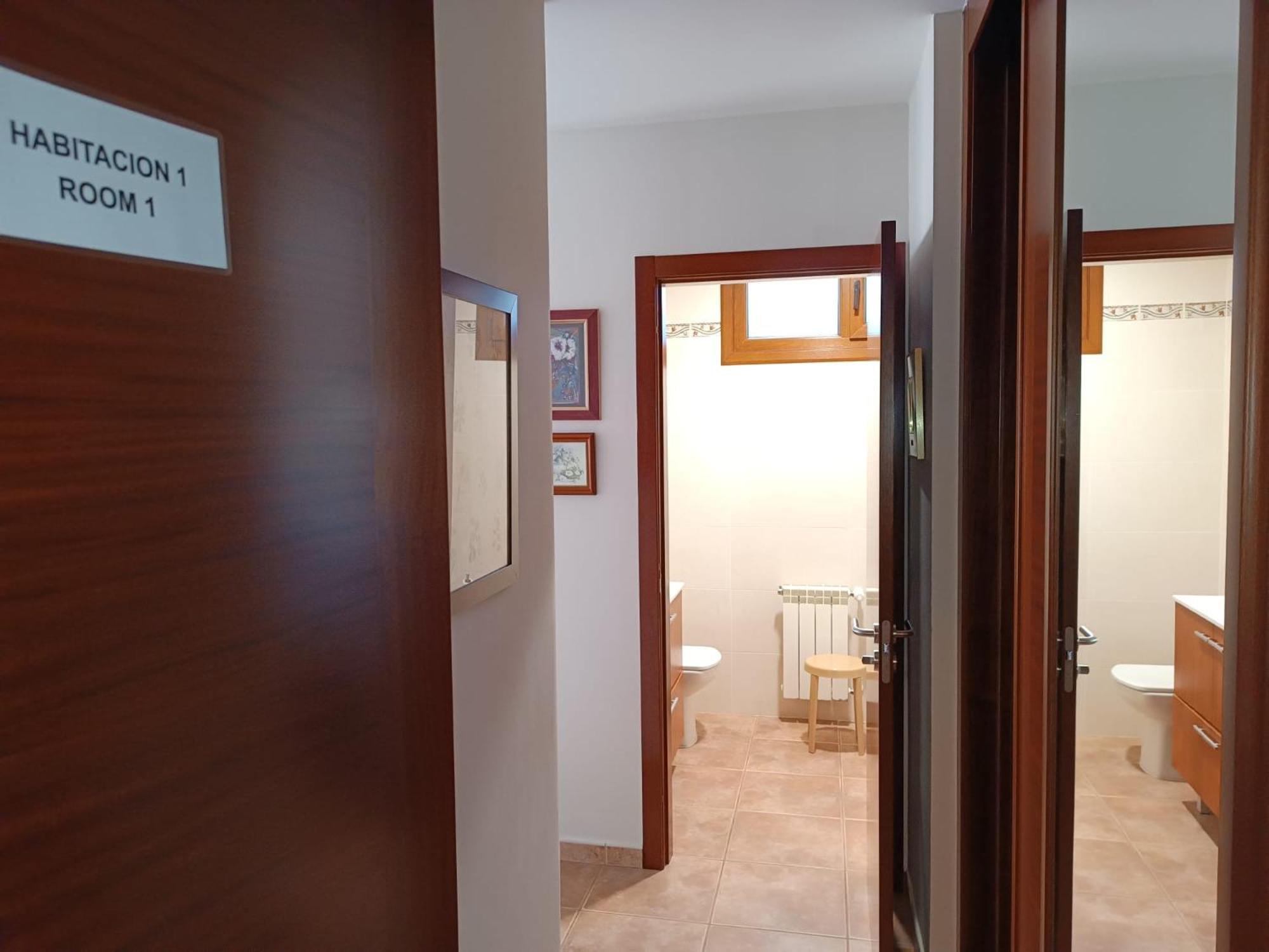 Rooms Peregrinos B Casa Alicia Rosal ภายนอก รูปภาพ