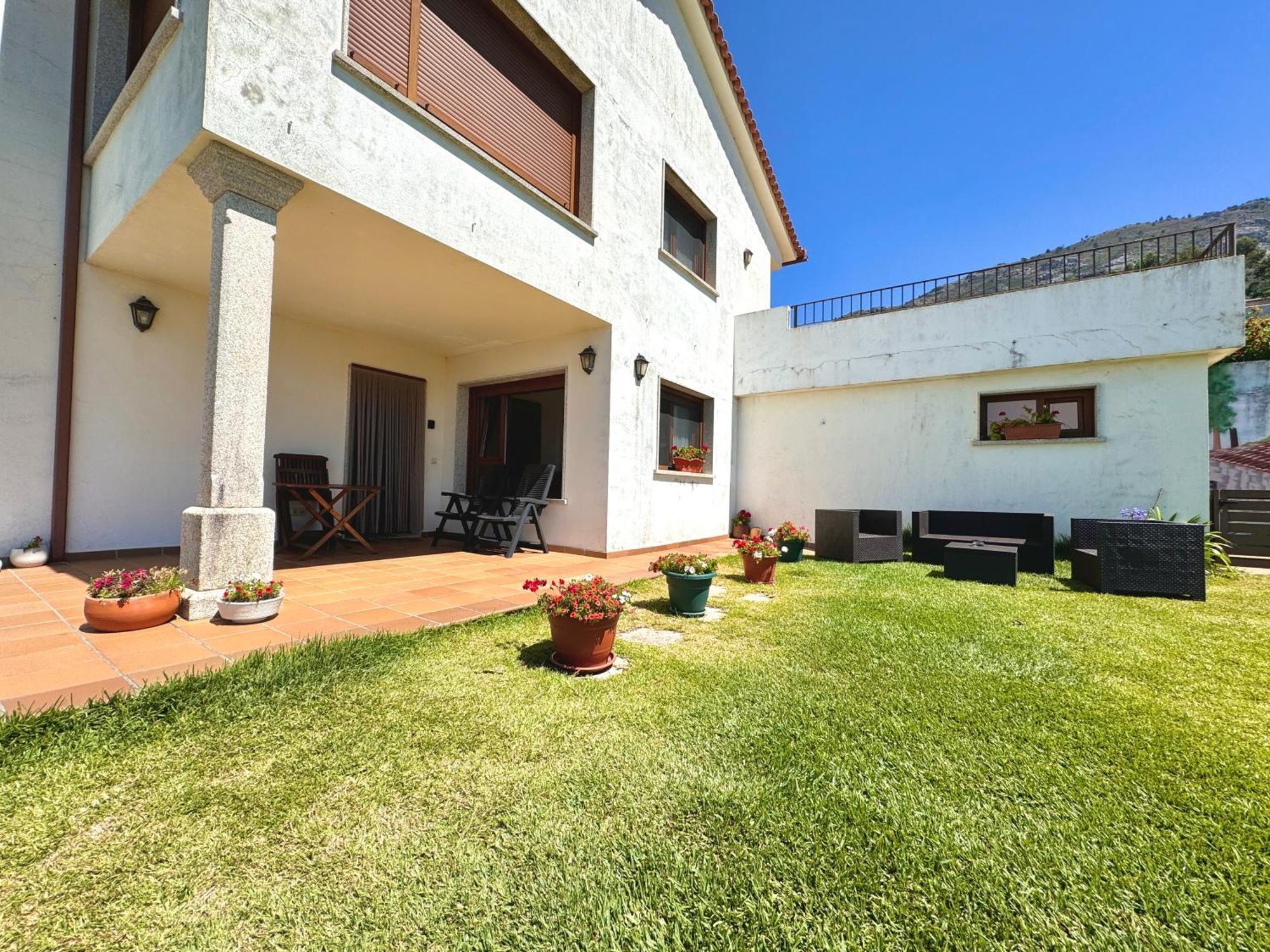 Rooms Peregrinos B Casa Alicia Rosal ภายนอก รูปภาพ