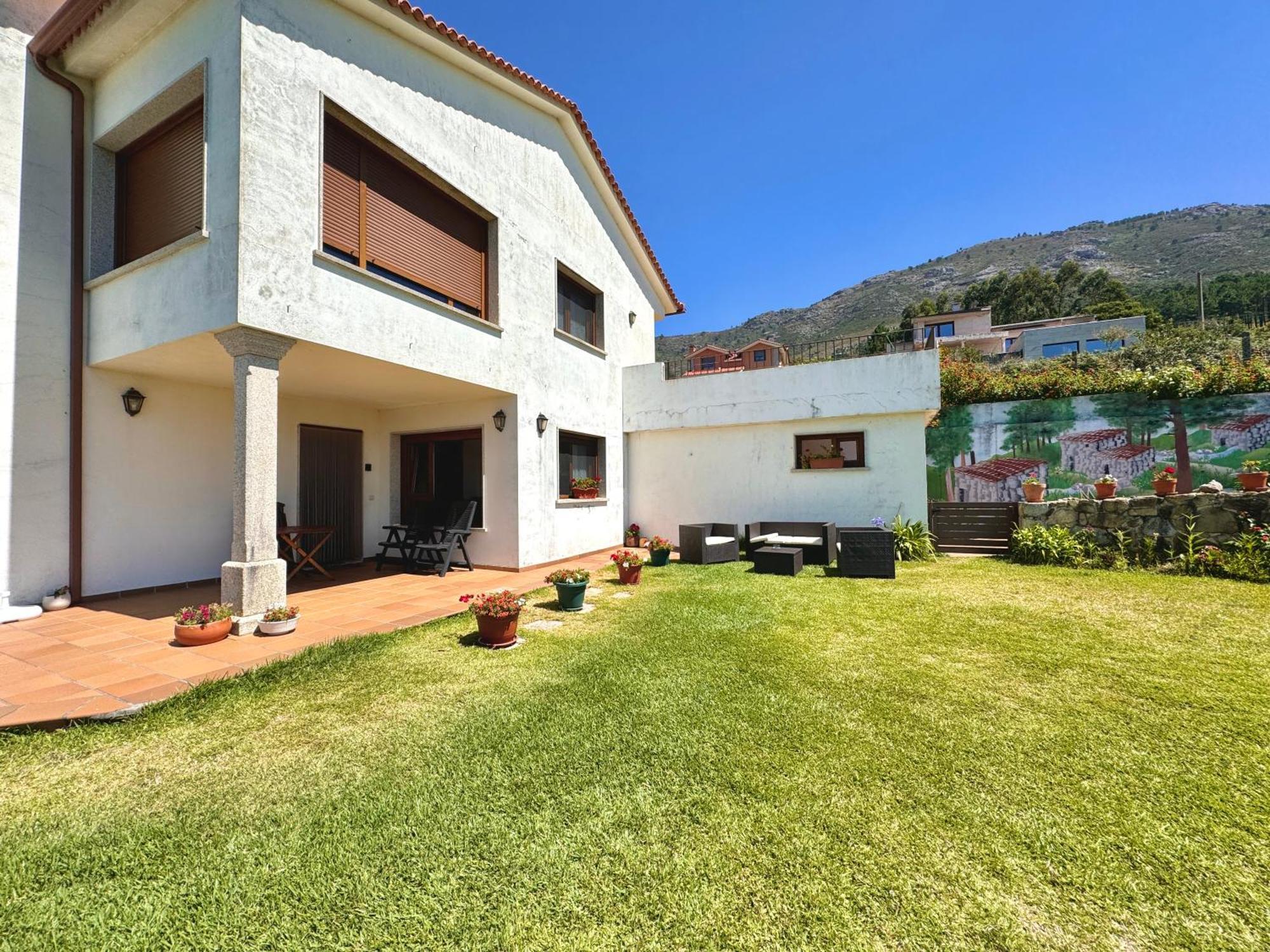 Rooms Peregrinos B Casa Alicia Rosal ภายนอก รูปภาพ