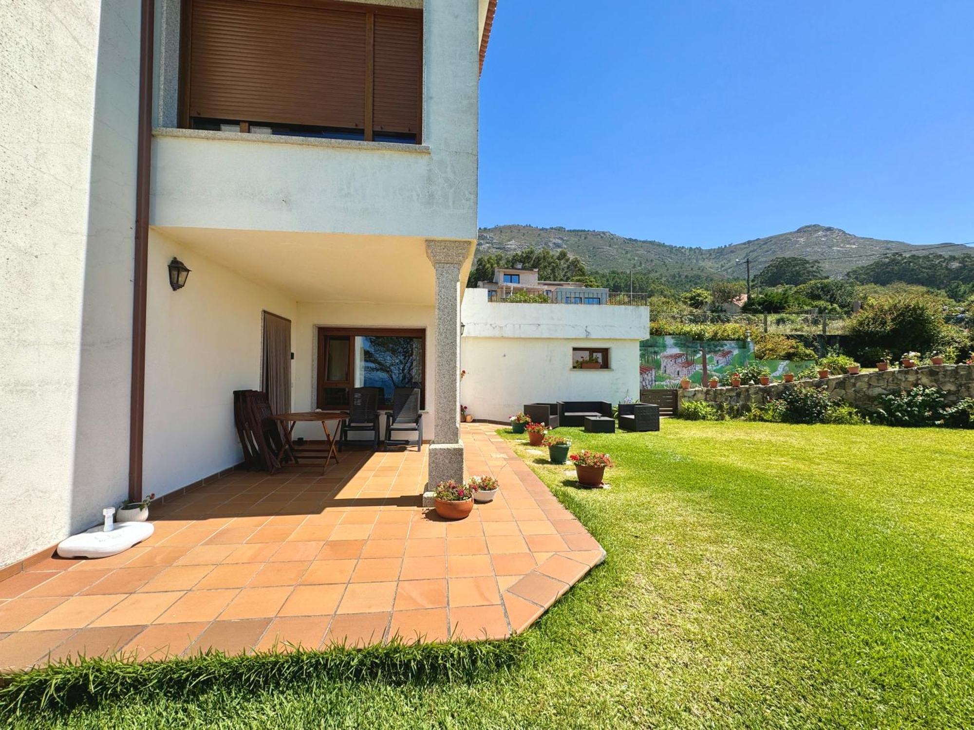 Rooms Peregrinos B Casa Alicia Rosal ภายนอก รูปภาพ