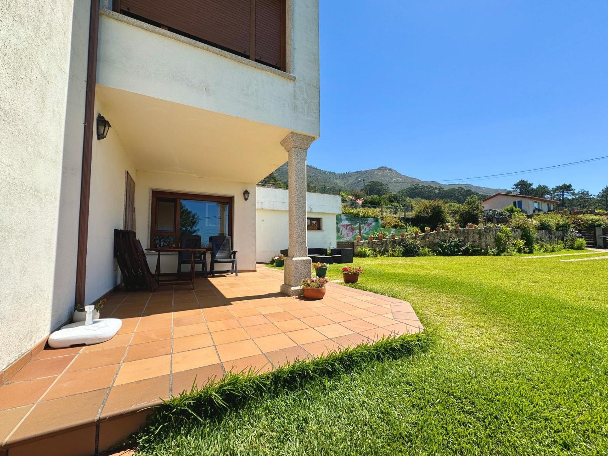 Rooms Peregrinos B Casa Alicia Rosal ภายนอก รูปภาพ