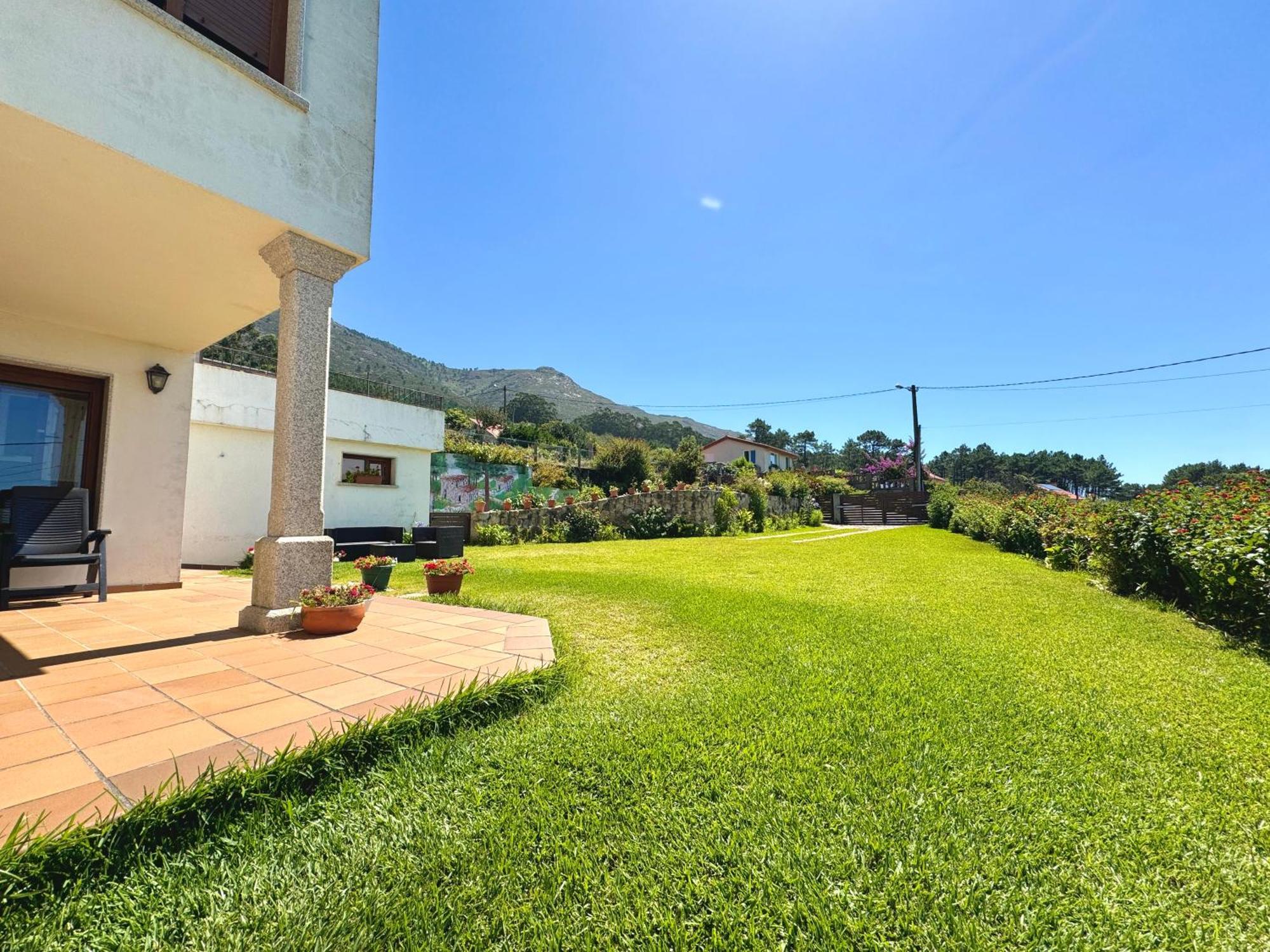 Rooms Peregrinos B Casa Alicia Rosal ภายนอก รูปภาพ