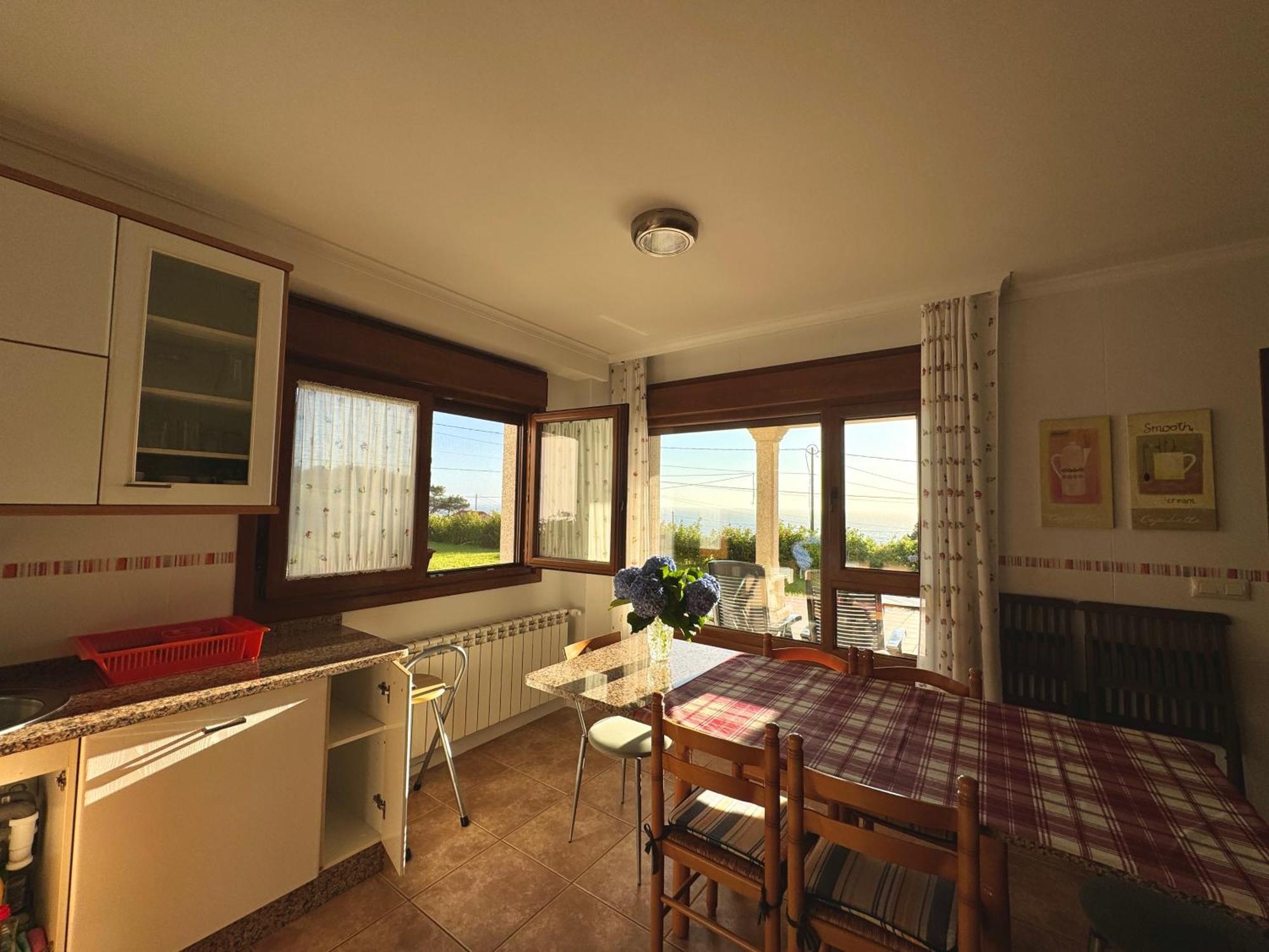 Rooms Peregrinos B Casa Alicia Rosal ภายนอก รูปภาพ